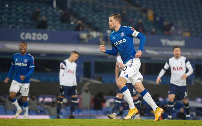 并相信他的 并相信他的