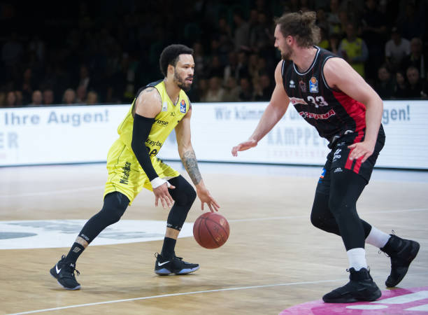 出如此轰动 出如此轰动